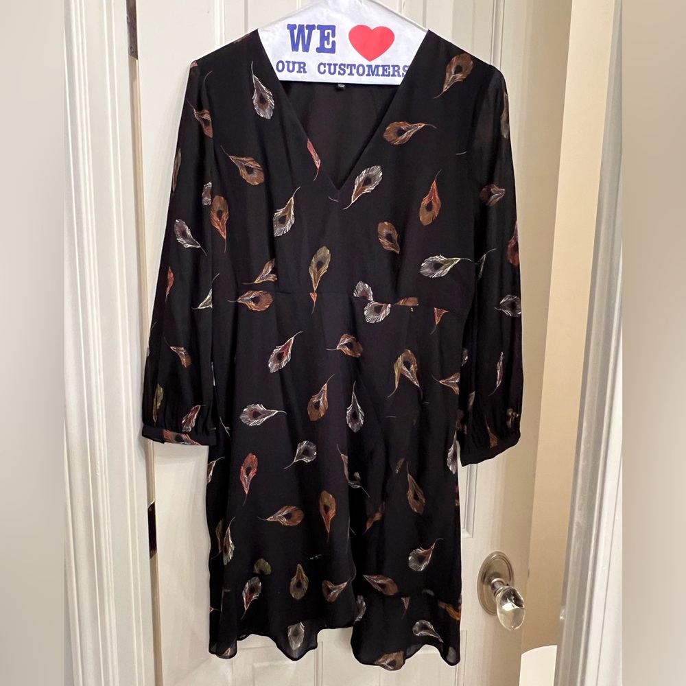 Madewell black and neutral feather pattern dress